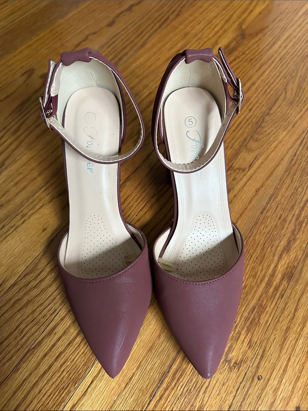 Forever Women's Pointed Ankle Strap Pumps - Wine
3” heels